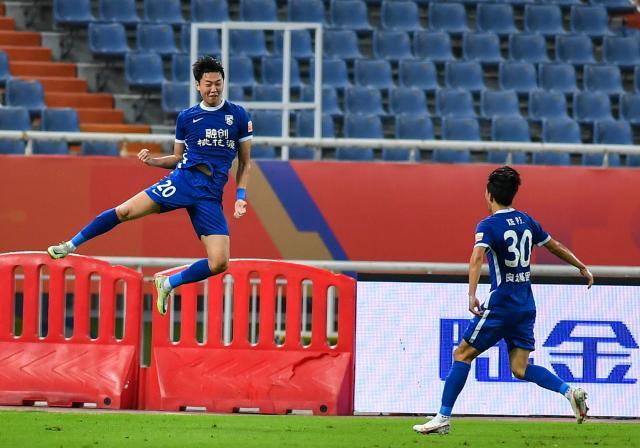 高准翼反戈战斩获三镇首球不窃喜:双方踢得都很好